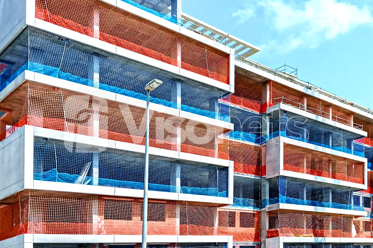 Voulez-vous personnaliser votre chantier avec des filets de sécurité? Découvrez toutes les couleurs disponibles - VISORNETS